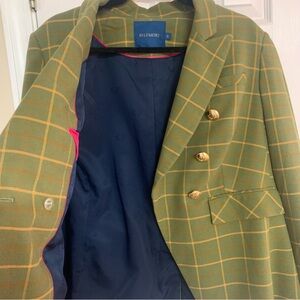 14 statement double breasted blazer. Buttons Beautiful. Excellent condition.